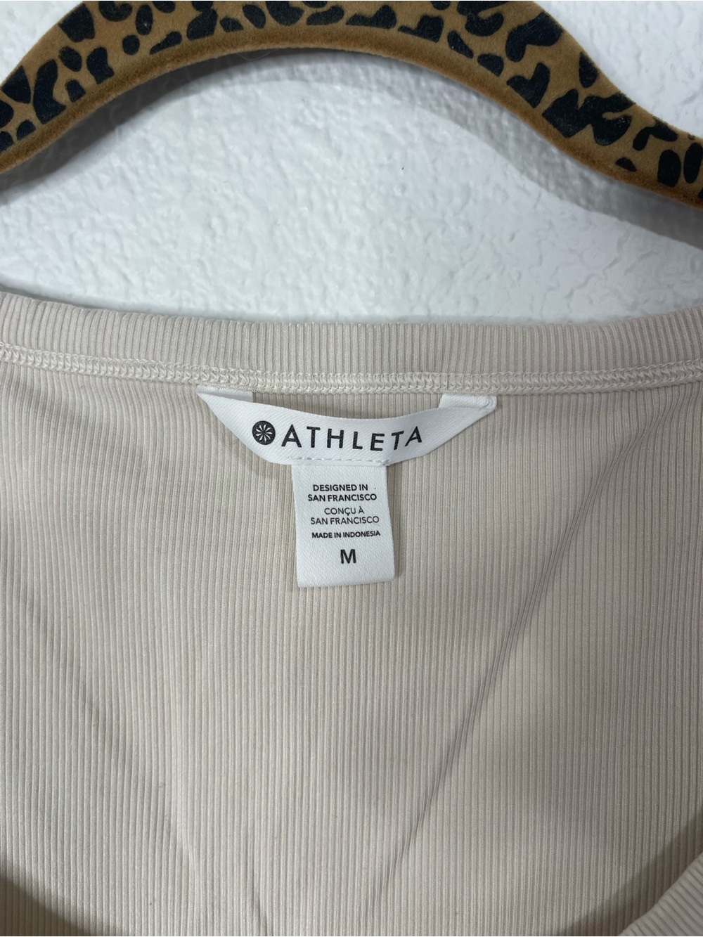 Athleta Signature Rib Henley Top Size Medium - Picture 3 of 4